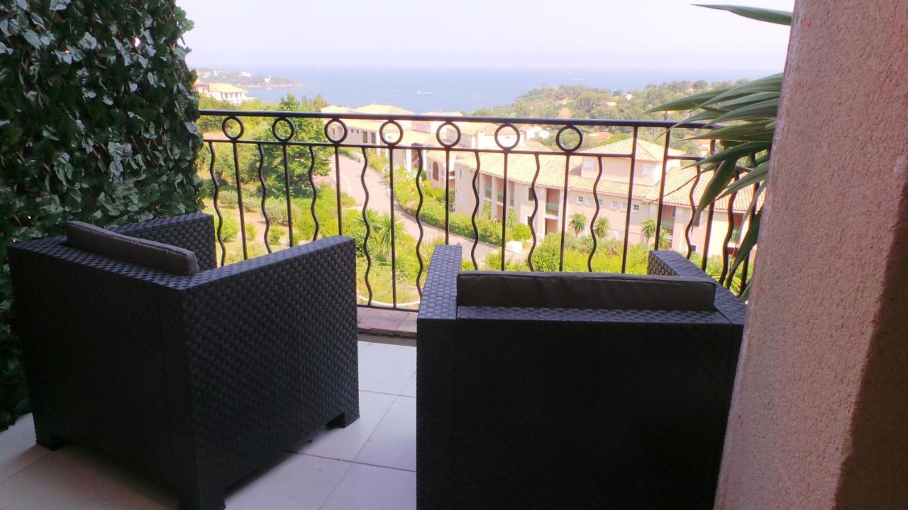 Appartements Modernes Vue Mer A Cap Esterel Сен-Рафаель Екстер'єр фото
