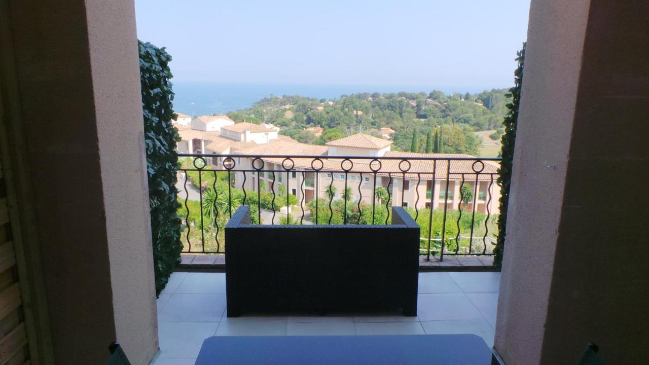 Appartements Modernes Vue Mer A Cap Esterel Сен-Рафаель Екстер'єр фото