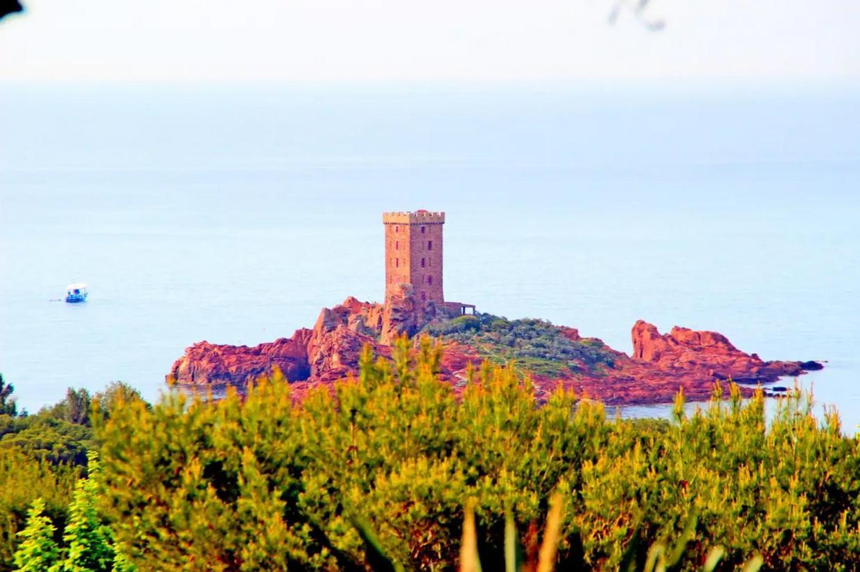 Appartements Modernes Vue Mer A Cap Esterel Сен-Рафаель Екстер'єр фото